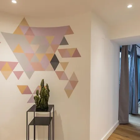 Lovelystay - Modern And Colourful Flat In The Heart Of Graca Apartment *
