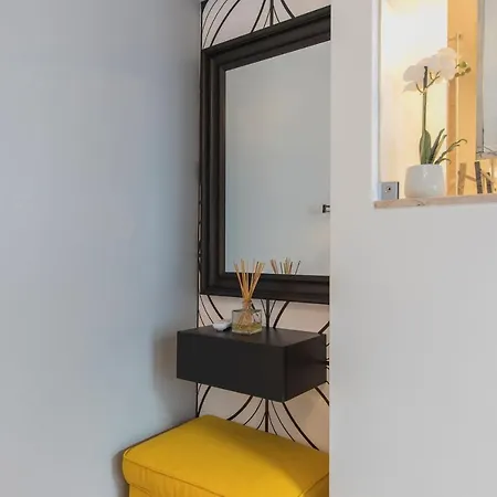 Lovelystay - Modern And Colourful Flat In The Heart Of Graca