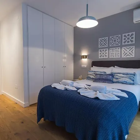 Lovelystay - Modern And Colourful Flat In The Heart Of Graca