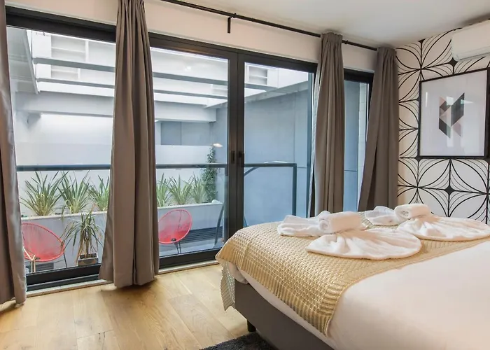 شقة Modern And Colourful Flat In Graca By Lovelystay