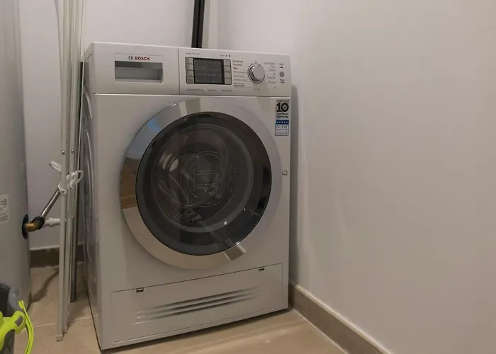 Modern And Colourful Flat In Graca By Lovelystay شقة