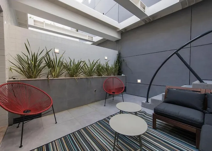 Modern And Colourful Flat In Graca By Lovelystay *