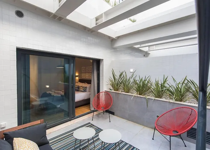 Modern And Colourful Flat In Graca By Lovelystay * Lisboa