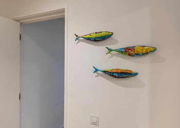 Modern And Colourful Flat In Graca By Lovelystay *