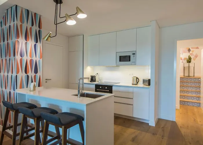 Modern And Colourful Flat In Graca By Lovelystay شقة *