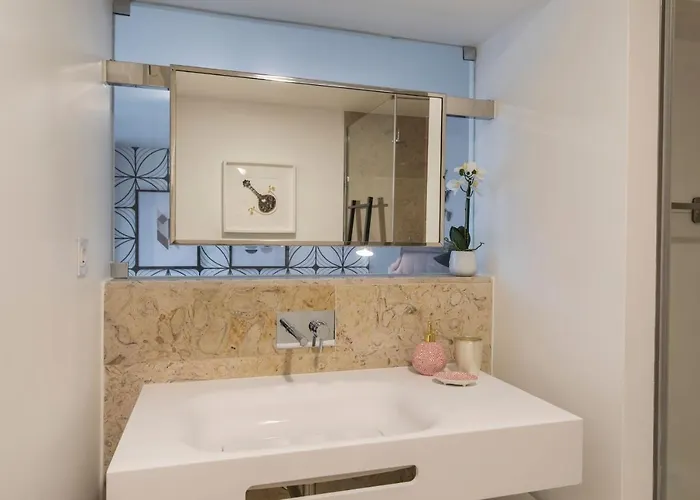 Modern And Colourful Flat In Graca By Lovelystay Lisboa