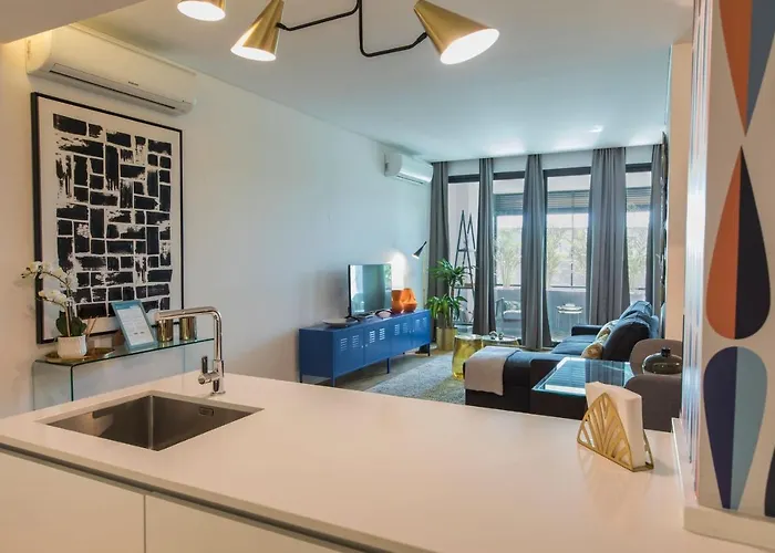 Modern And Colourful Flat In Graca By Lovelystay شقة Lisboa