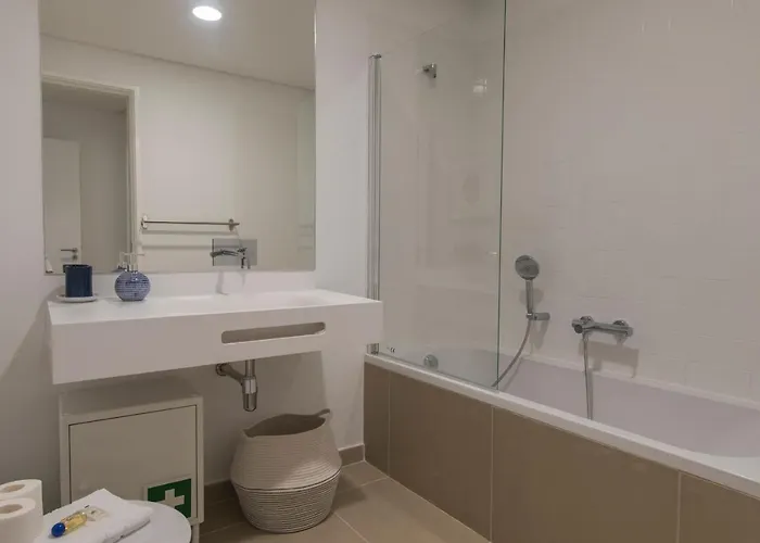 Modern And Colourful Flat In Graca By Lovelystay شقة Lisboa