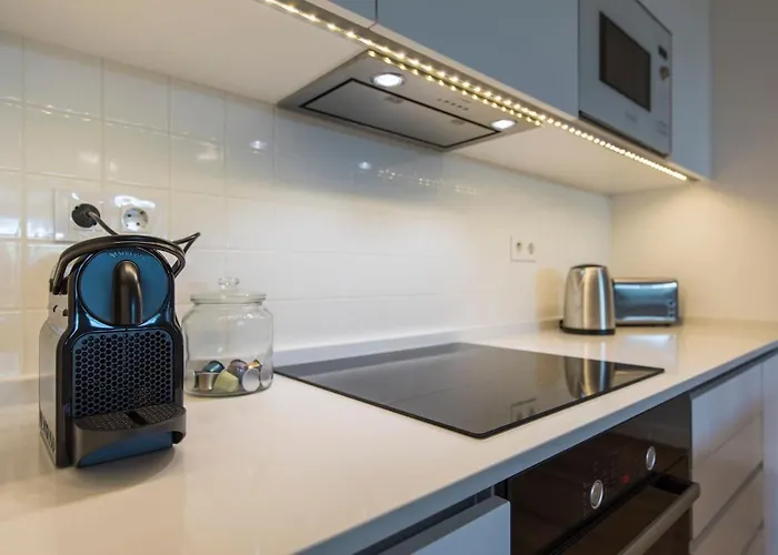 شقة Modern And Colourful Flat In Graca By Lovelystay