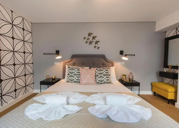 شقة Modern And Colourful Flat In Graca By Lovelystay *