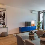 Modern And Colourful Flat In Graca By Lovelystay * Lissabon