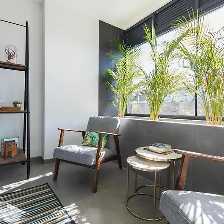 아파트 Modern And Colourful Flat In Graca By Lovelystay *