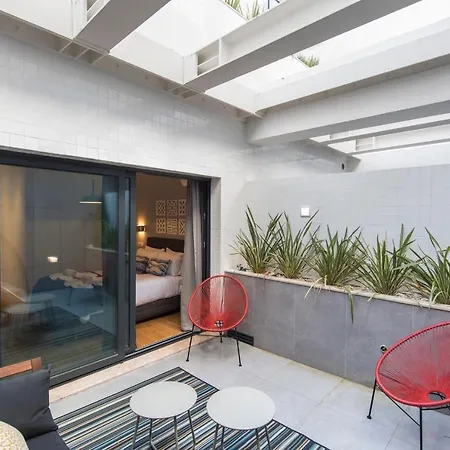 Modern And Colourful Flat In Graca By Lovelystay * 리스본