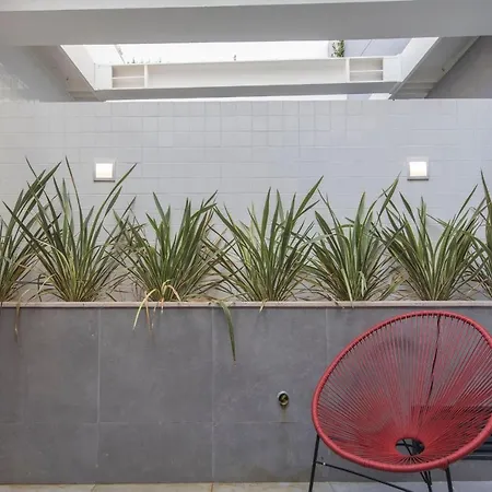 Modern And Colourful Flat In Graca By Lovelystay アパート リスボン