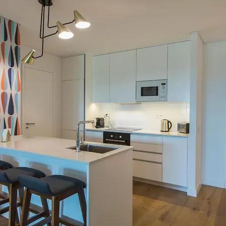 Modern And Colourful Flat In Graca By Lovelystay 아파트 *