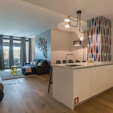 Modern And Colourful Flat In Graca By Lovelystay Лісабон